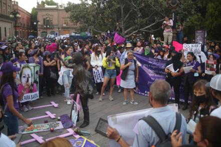 “¡Tu familia está en la lucha!” Más de 15 mil mujeres toman capital de SLP