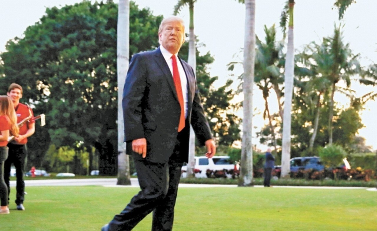 Festivo. El presidente Donald Trump viajó a su club de golf en Florida para ver el Super Bowl LIII. ERIC THAYER. REUTERS