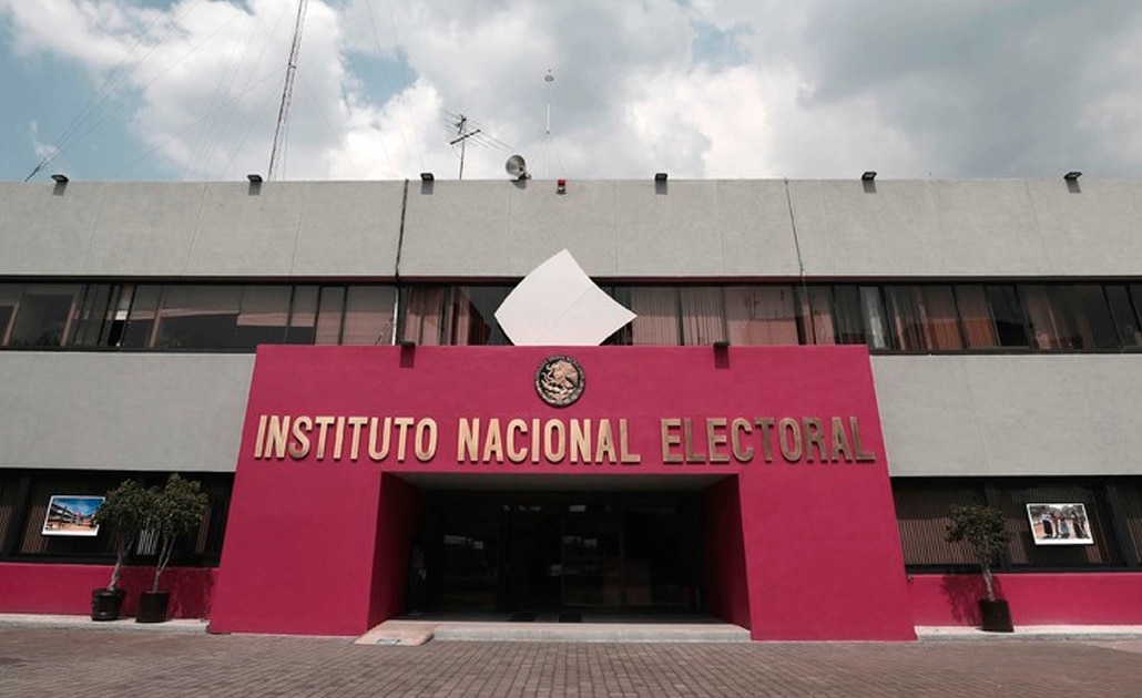 4T alista recorte de casi mil mdp al INE; bajarán sueldos a funcionarios