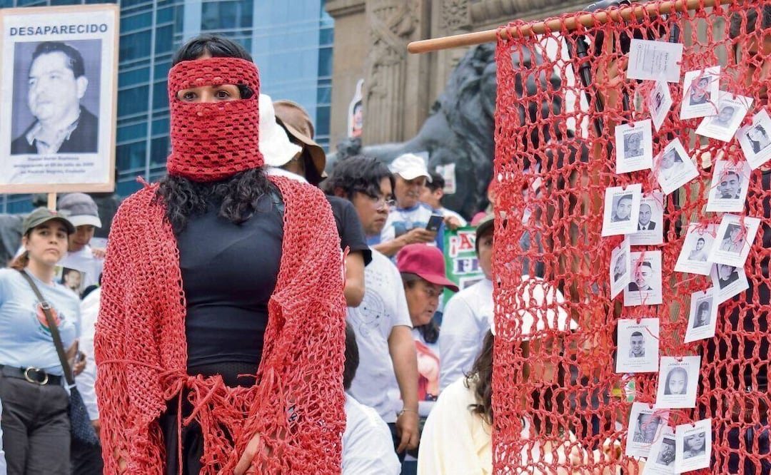 En el marco del Día de las Madres, familias y madres buscadoras marcharon al Ángel en Reforma. Foto: Santiago Cadena / EL UNIVERSAL