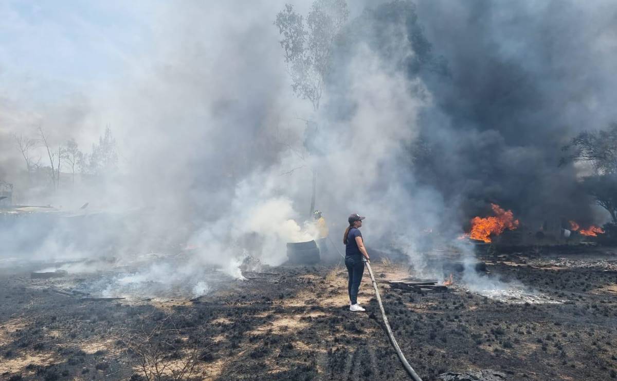Sofocan incendio en pastizales del parque Tangamanga I; descartan víctimas