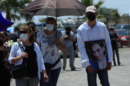 Despiden a Nayeli Alfaro Silva, víctima de feminicidio, en SLP