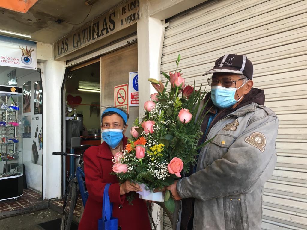 ¡Para el amor no hay edad! Ramón y Raquel celebran el 14 de febrero al ritmo de mariachi