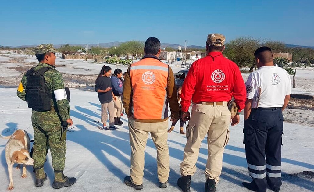 Gobernador visitó zona afectada por tromba
