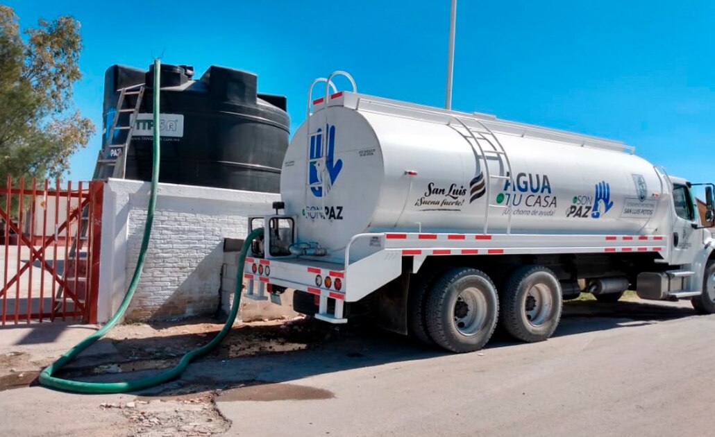 Por falla en pozo, gobierno capitalino apoya en abastecimiento de pileta 