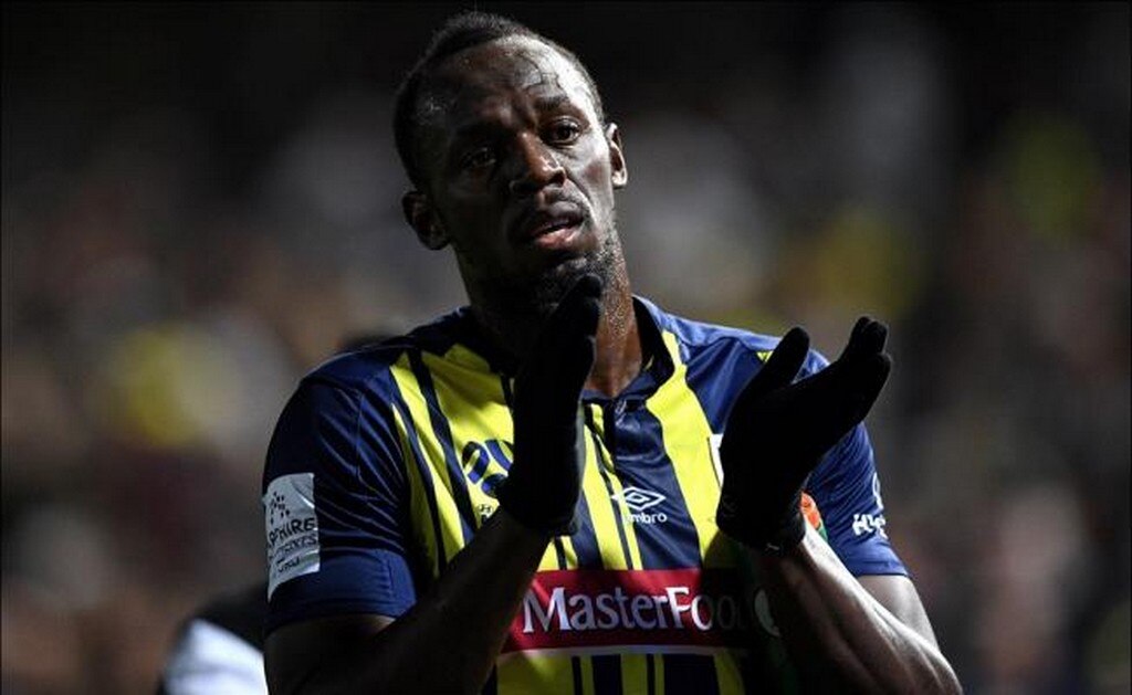 Usain Bolt debuta en el futbol