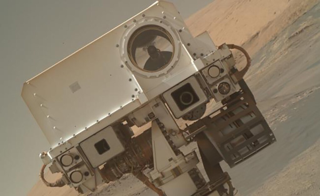 Robot Curiosity suma dos mil amaneceres marcianos