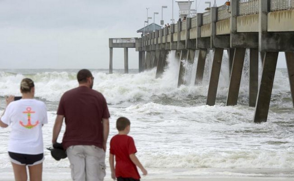 Trump declara estado de emergencia en Florida por huracán "Michael"
