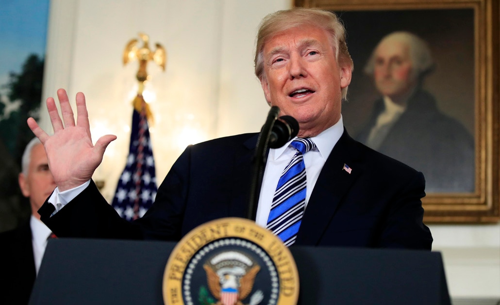 Trump quiere usar presupuesto del Pentágono para pagar el muro, afirman