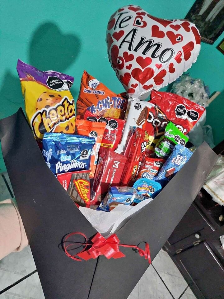 Ramos de botanas y dulces: Foto: Guadalupe Rosales