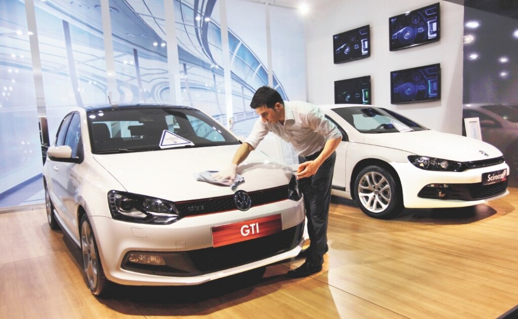 Retrocede 9.7% venta de autos en agosto