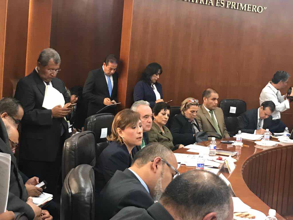 SEGE admite adeudo a profesores de escuelas comunitarias