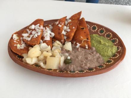 Enchiladas y antojitos potosinos gratuitos, cortesía de Soledad, ya están presentes en la Fenapo