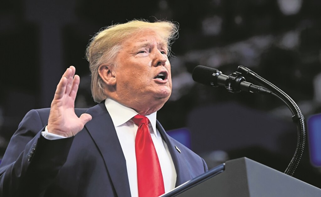 Niega Trump haber dicho a Bolton que ayuda a Ucrania estaba ligada a investigación