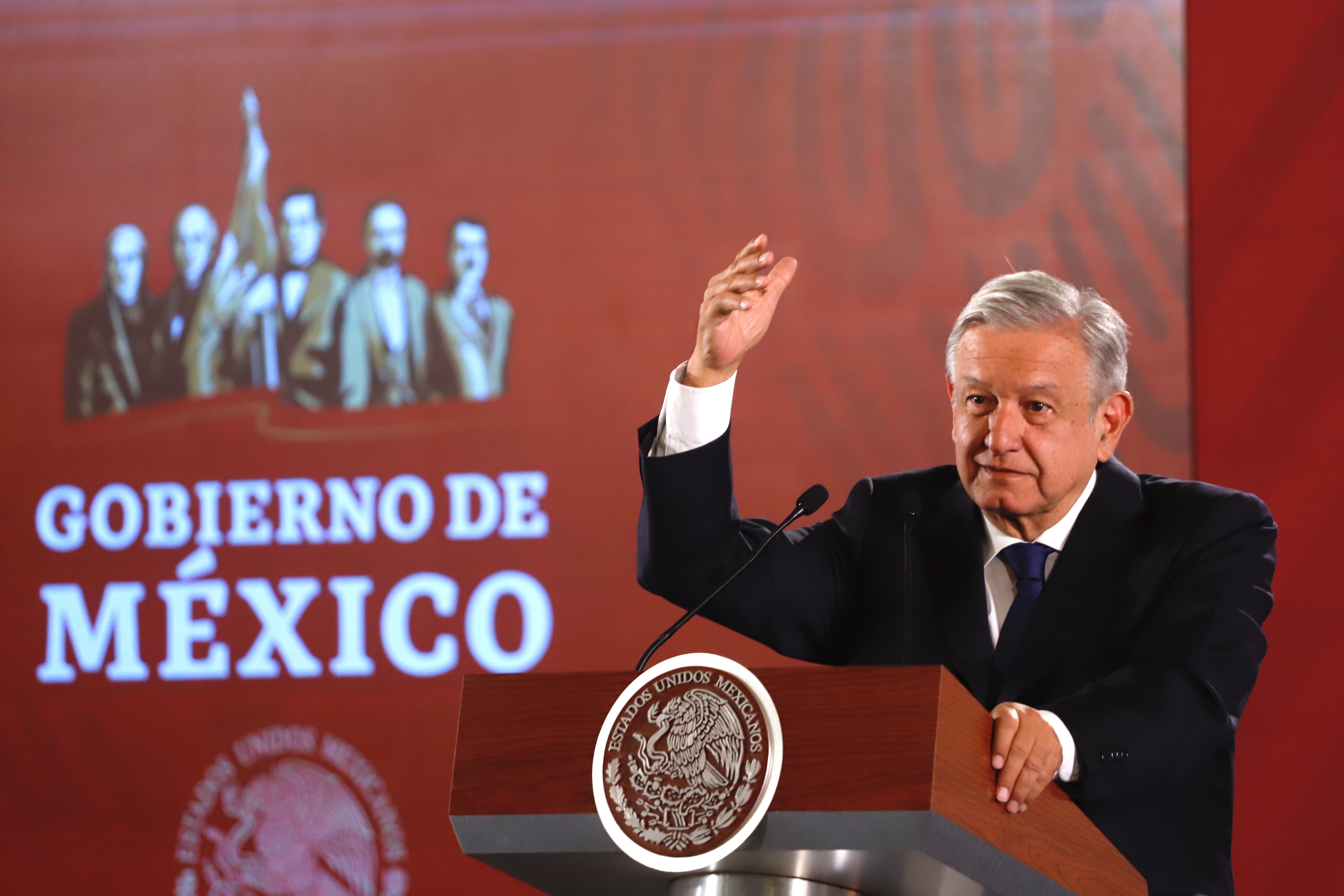 Servidores de la Nación no deben hacer proselitismo: AMLO