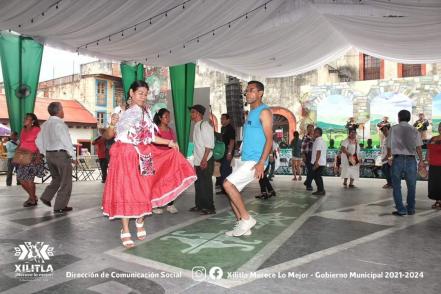 Huapangueros rompen récord bailando 54 horas seguidas en Xilitla