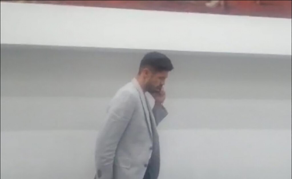 Partió Oribe Peralta rumbo a Guadalajara para firmar su contrato