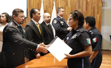 Se gradúan 233 oficiales de la DGSPM 