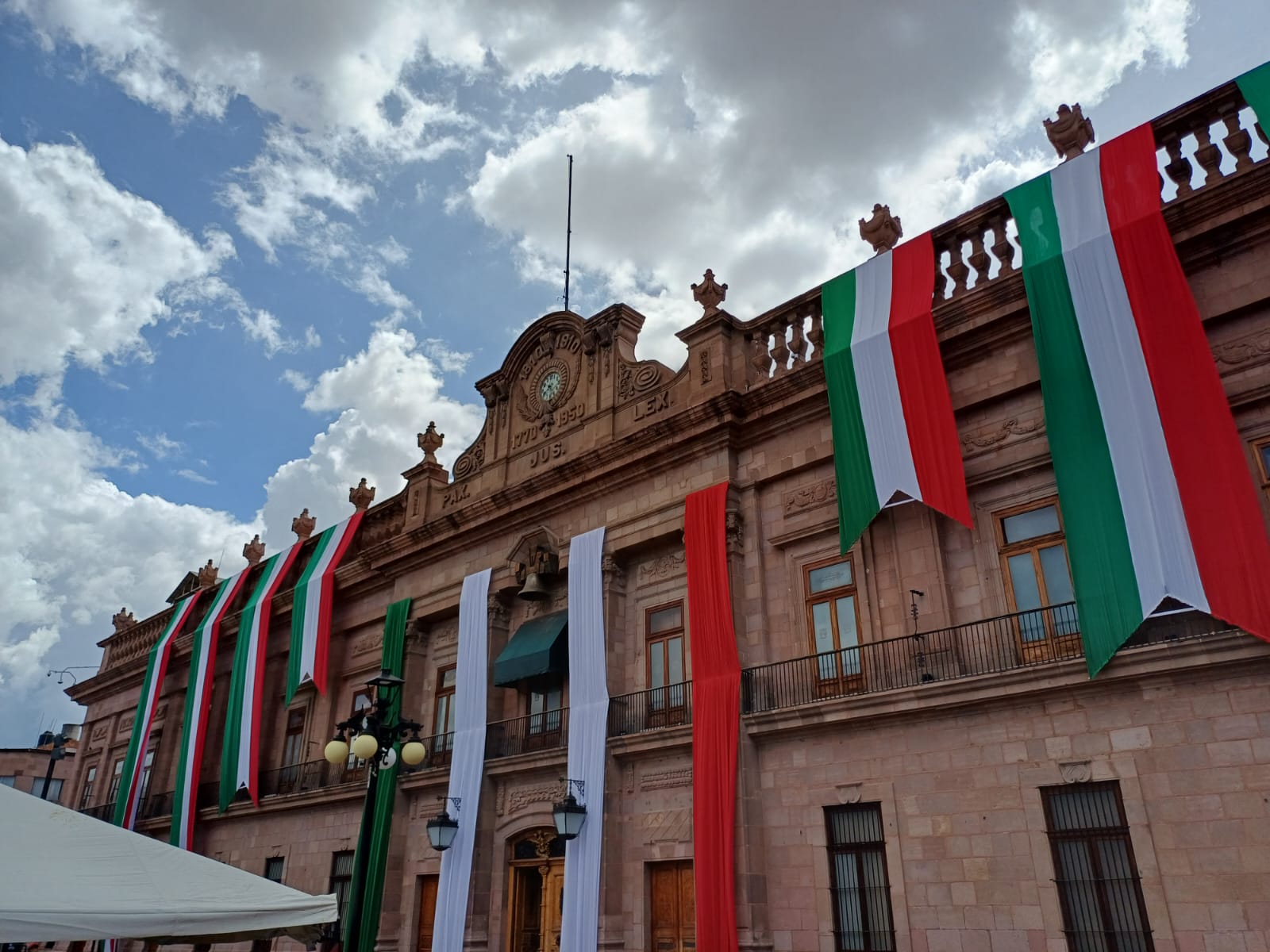 FOTOS: San Luis Potosí se tiñe de tricolor y se prepara para celebrar el Grito de Independencia