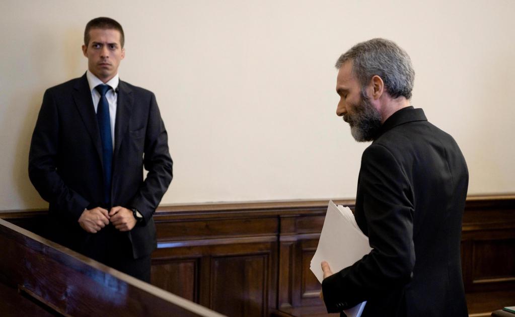 Dan 5 años de cárcel a ex diplomático del Vaticano por pornografía infantil