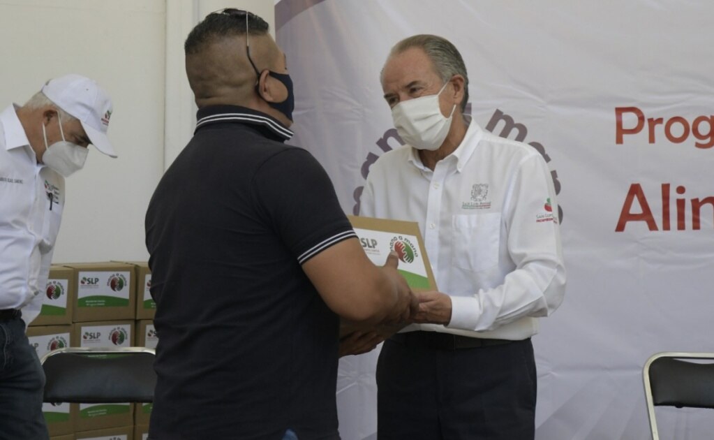 Entregan despensas a personas sin seguridad social en SLP