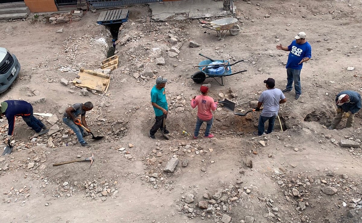 Vecinos del barrio San Miguelito se quejan por lento avance de las obras. Foto: Comisión de vecinos