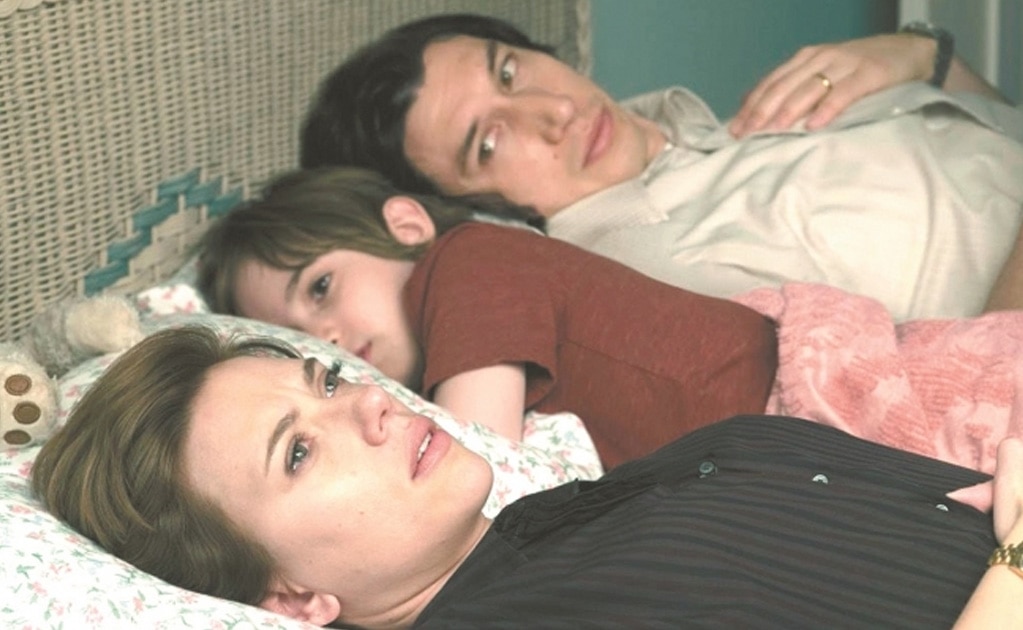 Noah Baumbach llevó a la pantalla parte de su experiencia de divorcio; actúan Scarlett Johansson y Adam Driver. Fotos: NETFLIX Y CORTESÍA