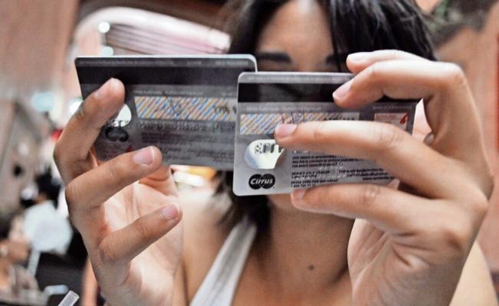 Tarjetas, las más sensibles a ajustes de tasas de Banxico