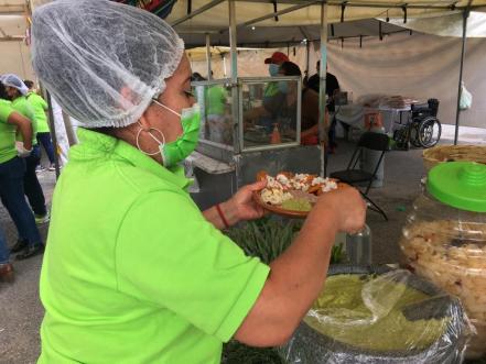 Enchiladas y antojitos potosinos gratuitos, cortesía de Soledad, ya están presentes en la Fenapo