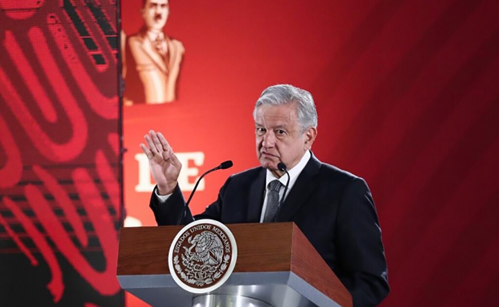 López Obrador firma decreto para abrir archivos secretos resguardados por el Cisen