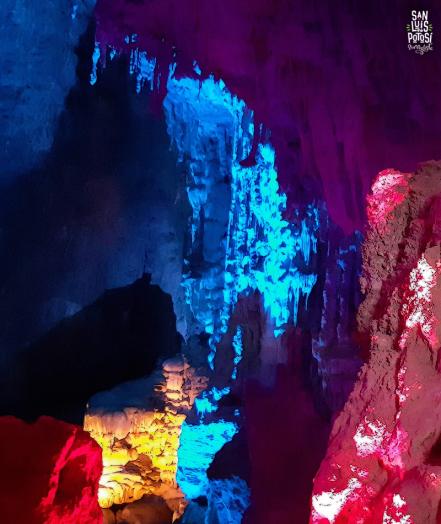 Viajes 2023. Stand Up Paddle luminoso, un atractivo surrealista para disfrutar en la Huasteca Potosina