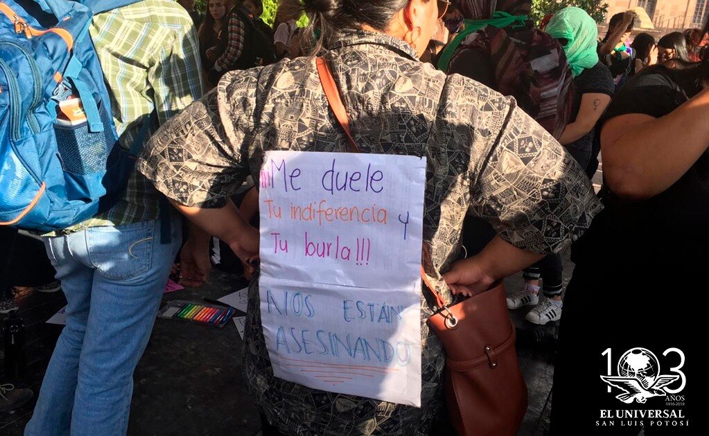 Se manifiestan feministas por recientes feminicidios