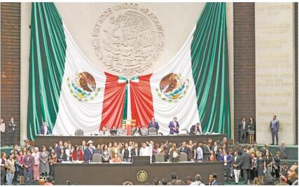  Va Morena por paridad de género en la Constitución