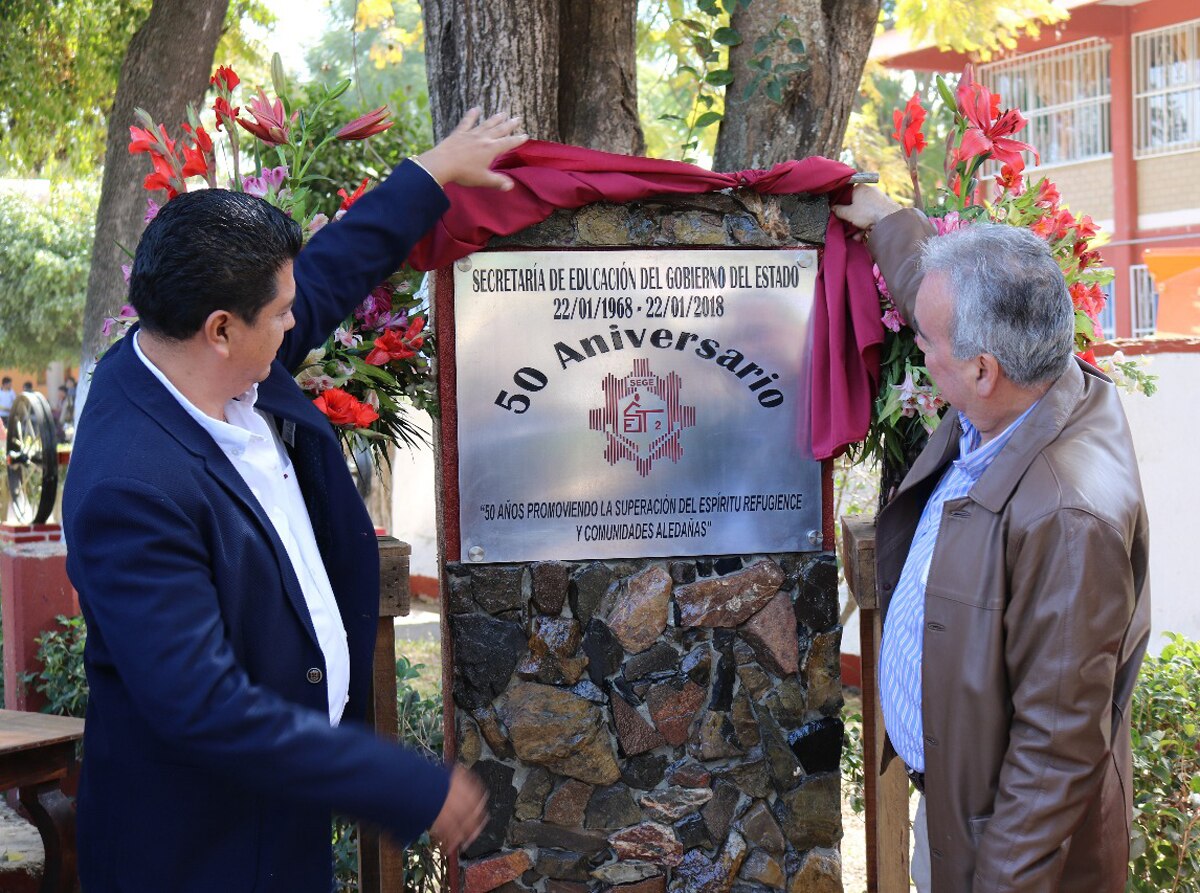 Escuela Secundaria Técnica No 2 conmemora 50 aniversario