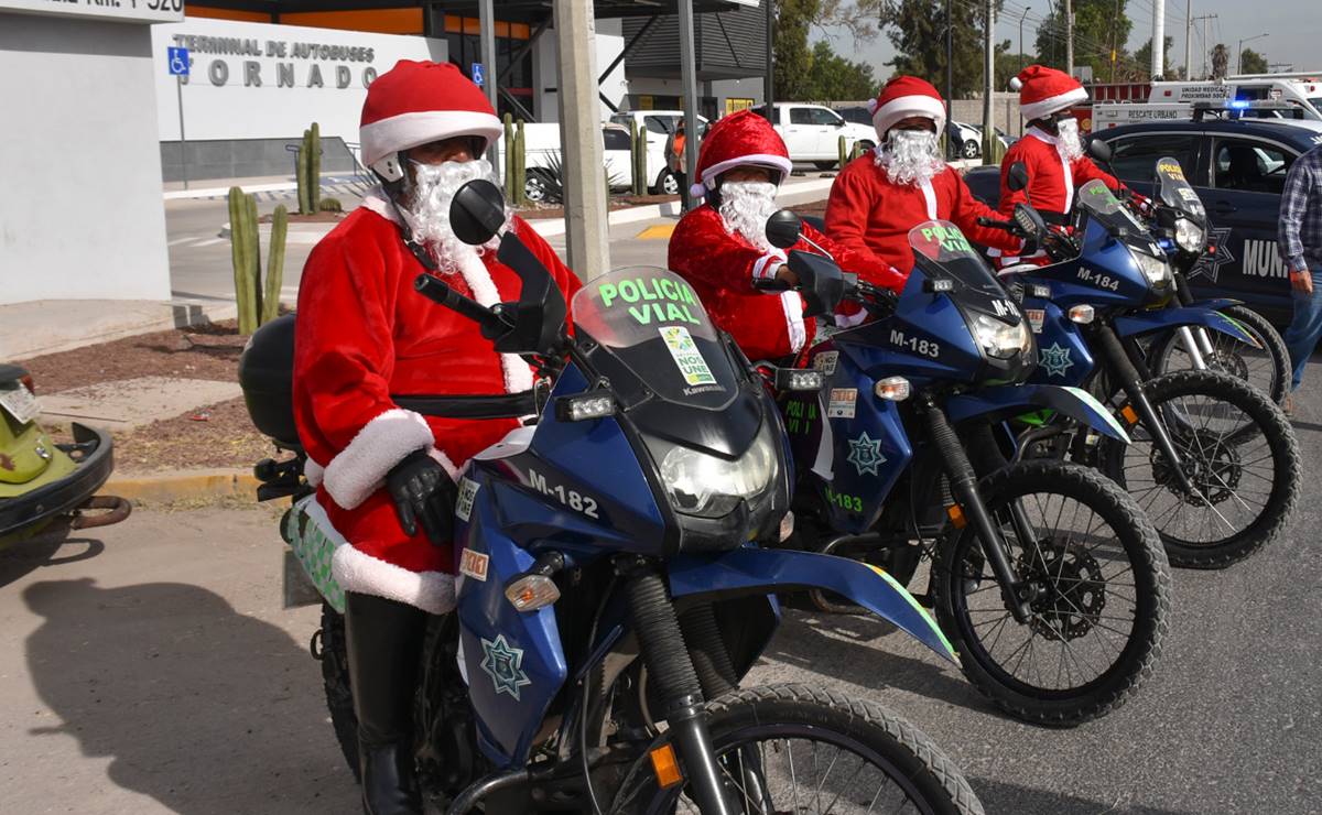 Vuelven los "Policloses" de Soledad para dar bienvenida a paisanos que retornan a SLP esta Navidad