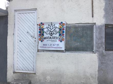 Abigail busca preservar el consumo del pulque, a través de la nieve, paletas y pan