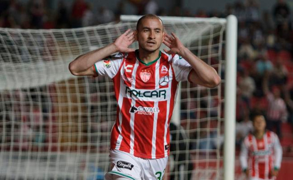 Necaxa golea 3-0 a los Rayados Monterrey