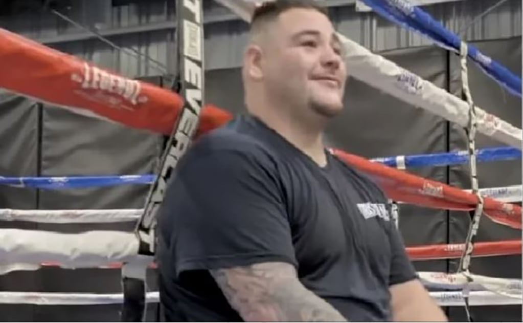 Presenta Andy Ruiz su miniserie en canal de noticias de marihuana