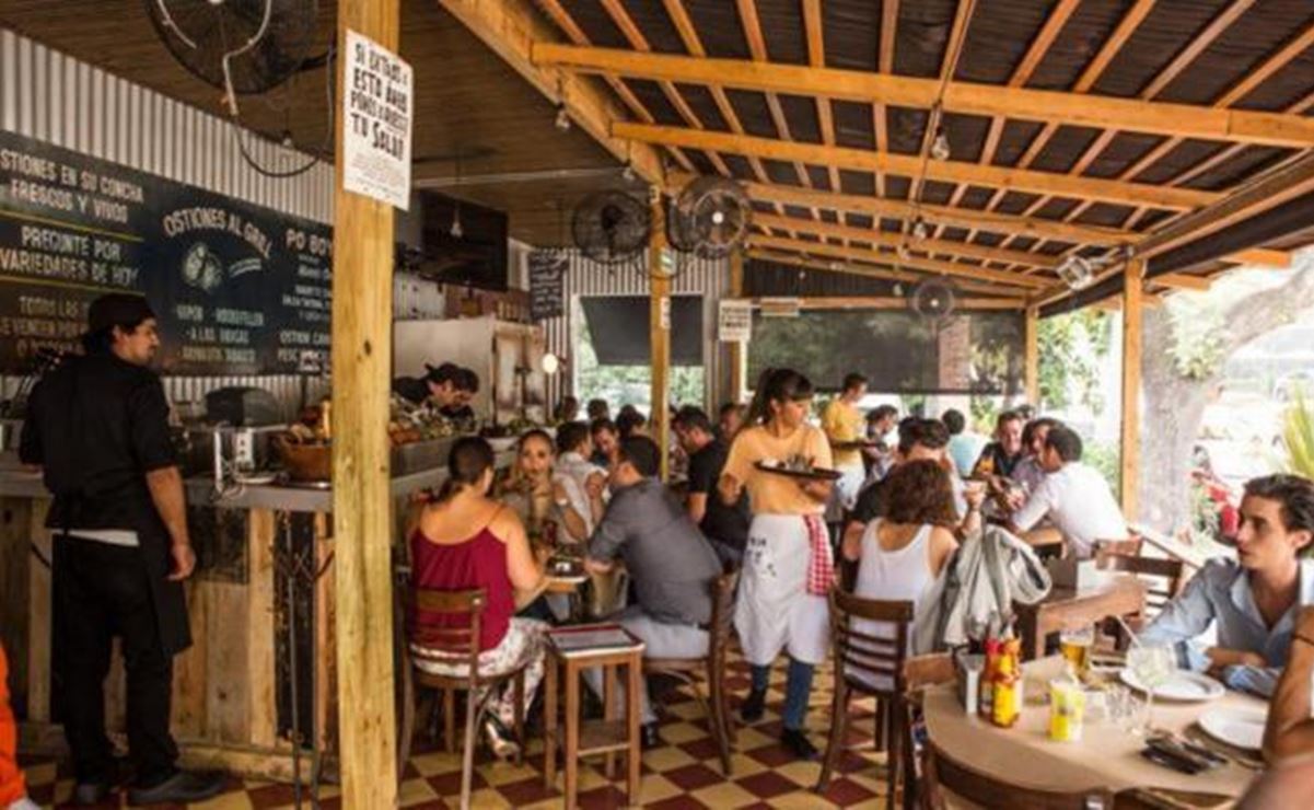 Restaurantes no podrán extender festejos patrios después de media noche