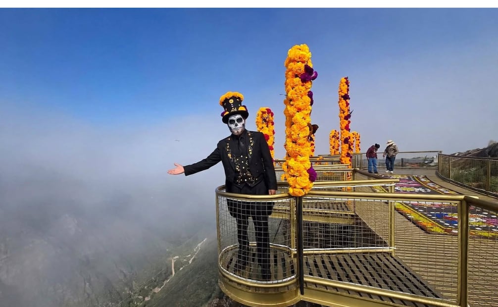 Si no le tienes miedo a las alturas, estos escenarios que parecen el Mictlán, harán que pases un Día de Muertos diferente. Foto: Facebook "El Templo"