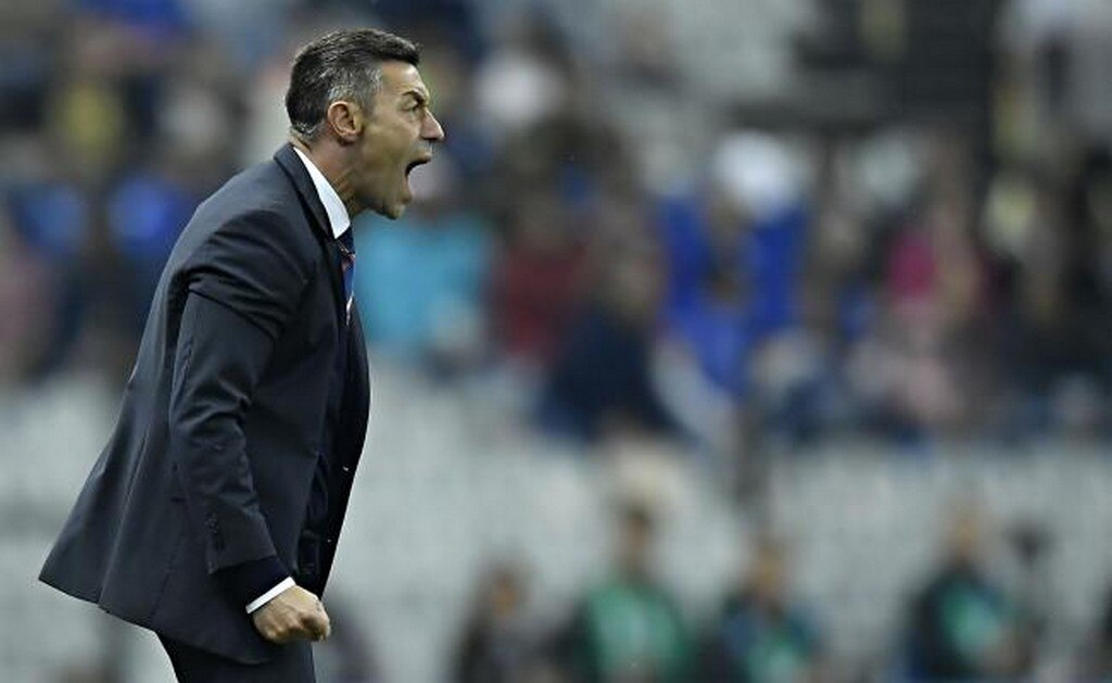  Caixinha explota contra reportero de MVS, tras título de Cruz Azul