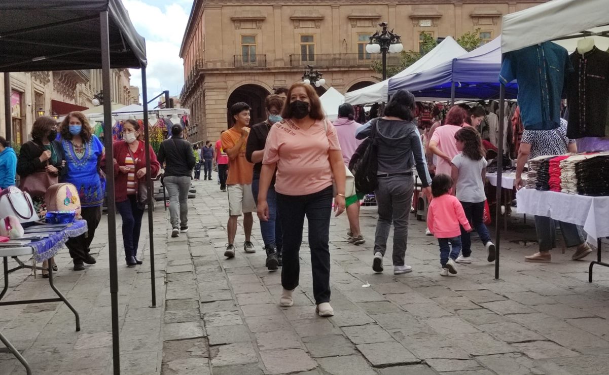Comerciantes establecidos lanzan ultimátum para retirar ambulantes de Plaza de Armas de SLP