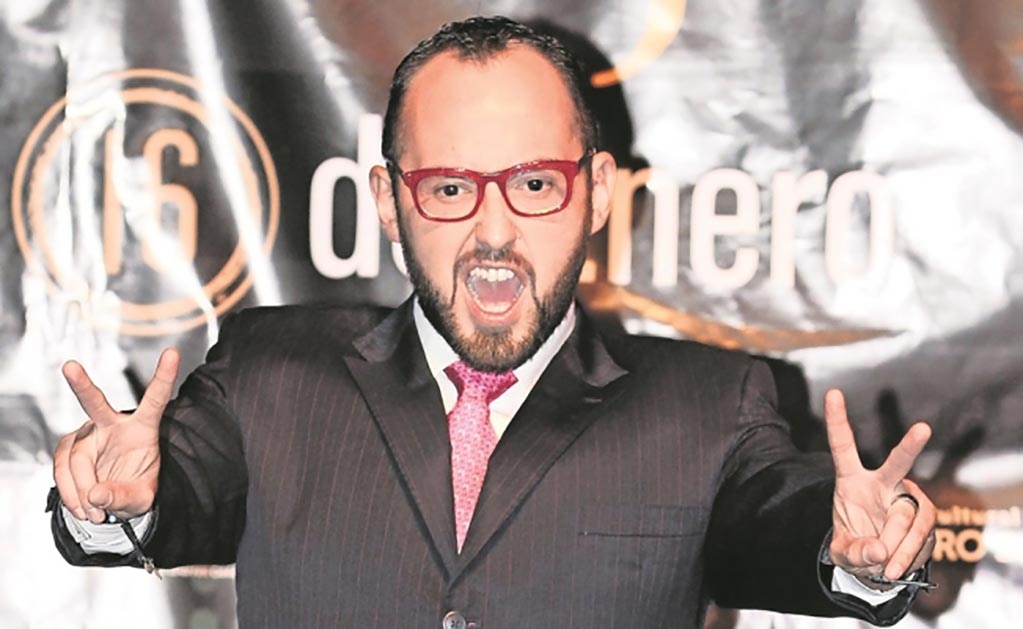 Recae Mauricio Clark en las drogas y se justifica