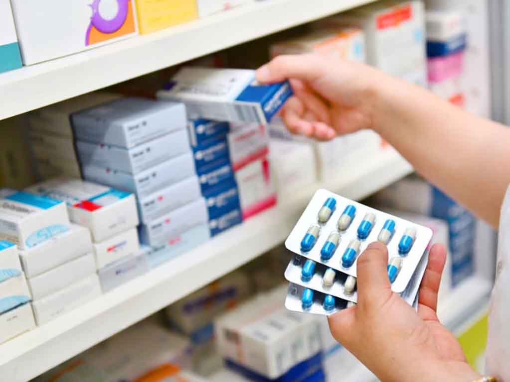 Cierran farmacias tradicionales por llegada de farmacias genéricas
