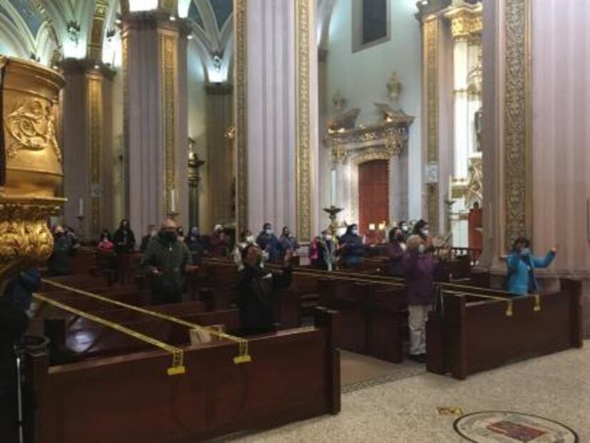 Con sana distancia y en bolsitas para llevar, así fue el Miércoles de Ceniza en SLP