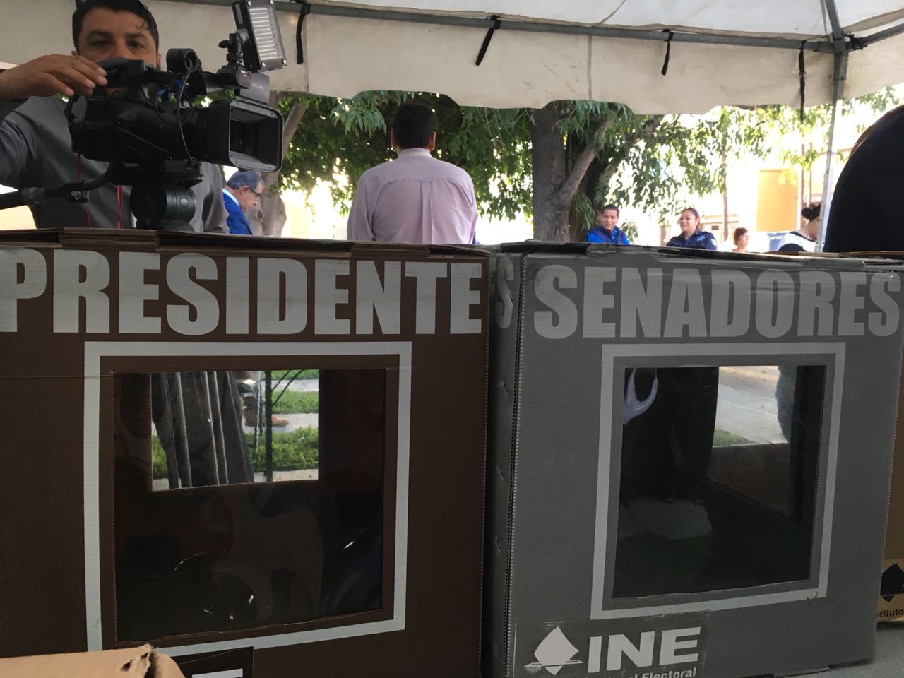 Reanudan sesión en INE para consultar actas electorales