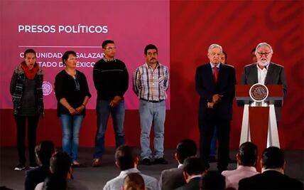 AMLO presenta a 6 defensores de recursos naturales liberados de prisión