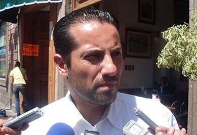 Leonel Serrato va por alcadía con Morena