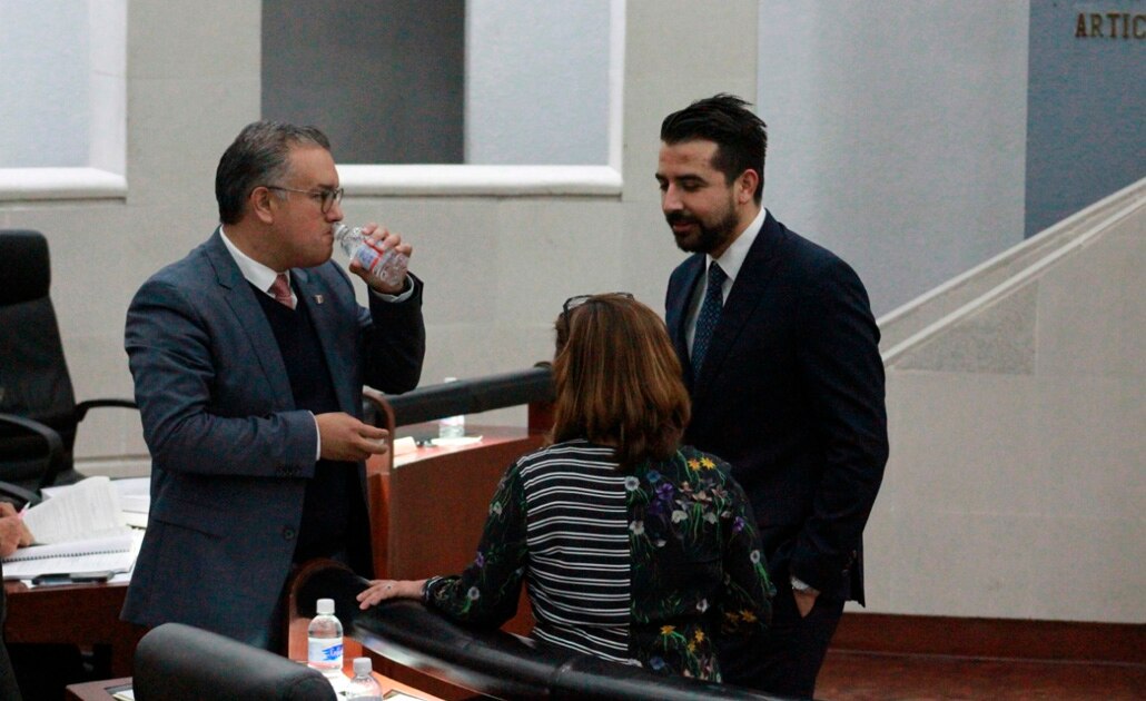 Reducción salarial será vigente hasta que legisladores firmen acuerdo: Oficial Mayor