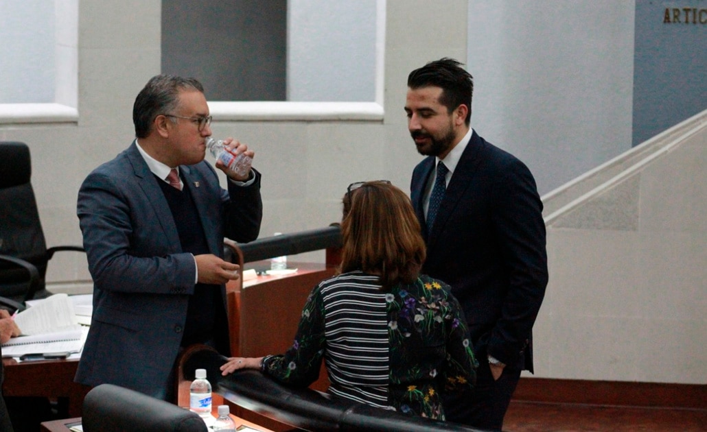 Reducción salarial será vigente hasta que legisladores firmen acuerdo: Oficial Mayor